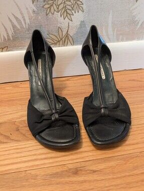 Donald J. Pliner Black Open-Toe Knot Heels